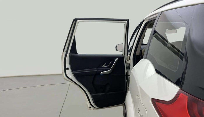 2019 Mahindra XUV500 W7, Diesel, Manual, 71,676 km, LHS Rear Door