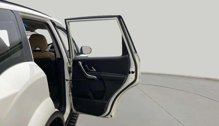 2019 Mahindra XUV500 W7, Diesel, Manual, 71,676 km, RHS Rear Door