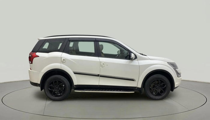 2019 Mahindra XUV500 W7, Diesel, Manual, 71,676 km, Right Side View