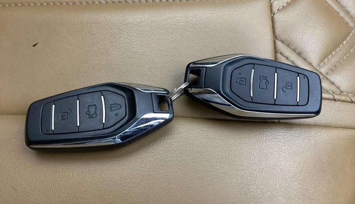 2019 Mahindra XUV500 W7, Diesel, Manual, 71,676 km, Key Close Up