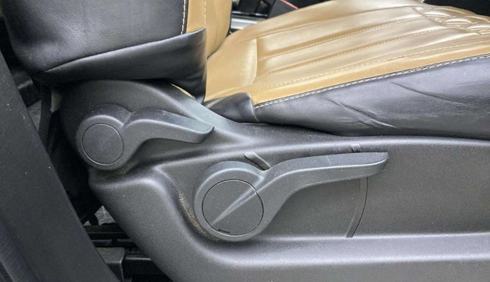 2019 Mahindra XUV500 W7, Diesel, Manual, 71,676 km, Driver Side Adjustment Panel
