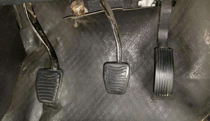 2019 Mahindra XUV500 W7, Diesel, Manual, 71,676 km, Pedals