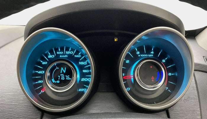 2019 Mahindra XUV500 W7, Diesel, Manual, 71,676 km, Odometer Image