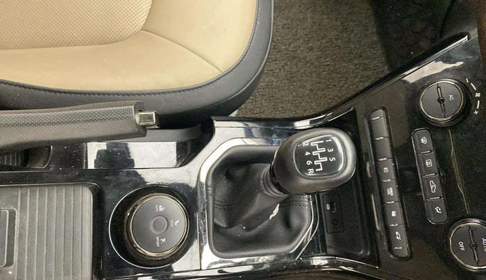 2022 Tata NEXON XZ PLUS PETROL KAZIRANGA, Petrol, Manual, 33,274 km, Gear Lever