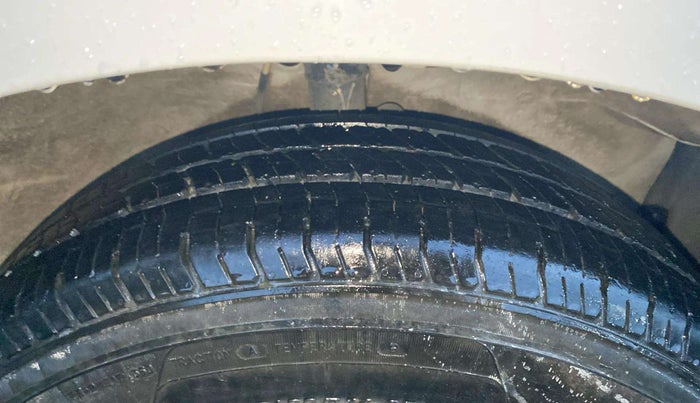 2015 Maruti Ritz VXI, Petrol, Manual, 55,742 km, Right Front Tyre Tread