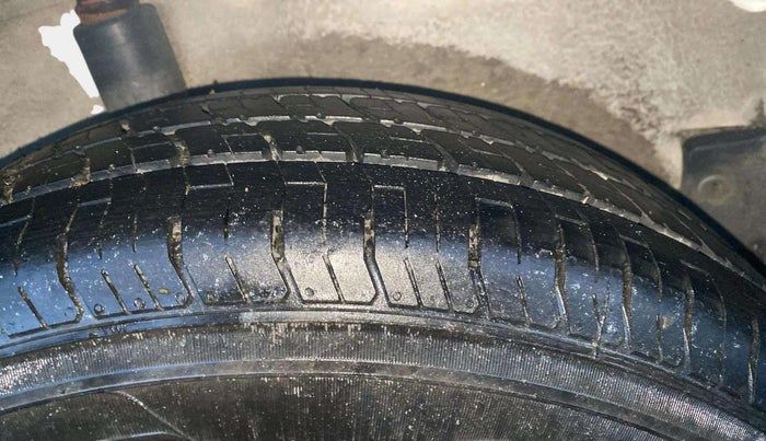 2015 Maruti Ritz VXI, Petrol, Manual, 55,742 km, Right Rear Tyre Tread