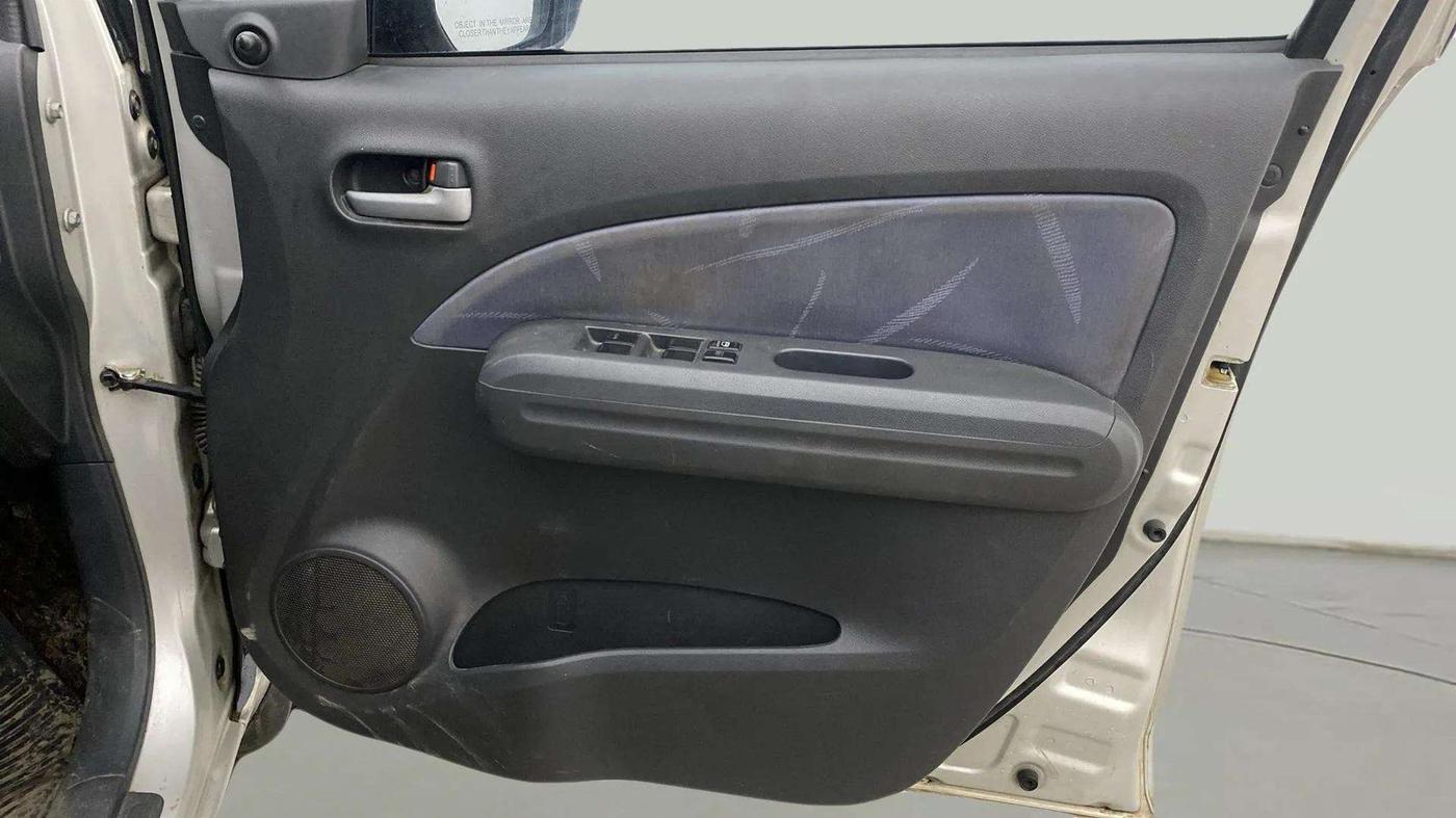 2012 Maruti Ritz VXI, Petrol, Manual, 88,120 km, Driver Side Door Panels Control