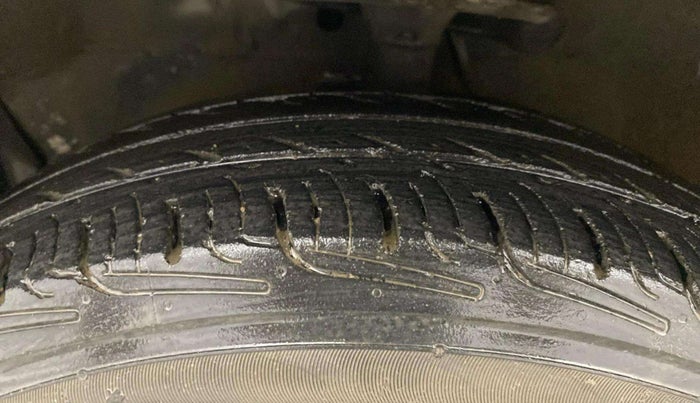 2012 Maruti Ritz VXI, Petrol, Manual, 88,120 km, Left Front Tyre Tread