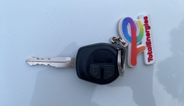 2014 Maruti Swift Dzire VXI, Petrol, Manual, 67,340 km, Key Close Up
