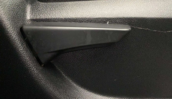 2018 Mahindra KUV 100 NXT K2 P 6 STR, Petrol, Manual, 36,285 km, Driver Side Adjustment Panel