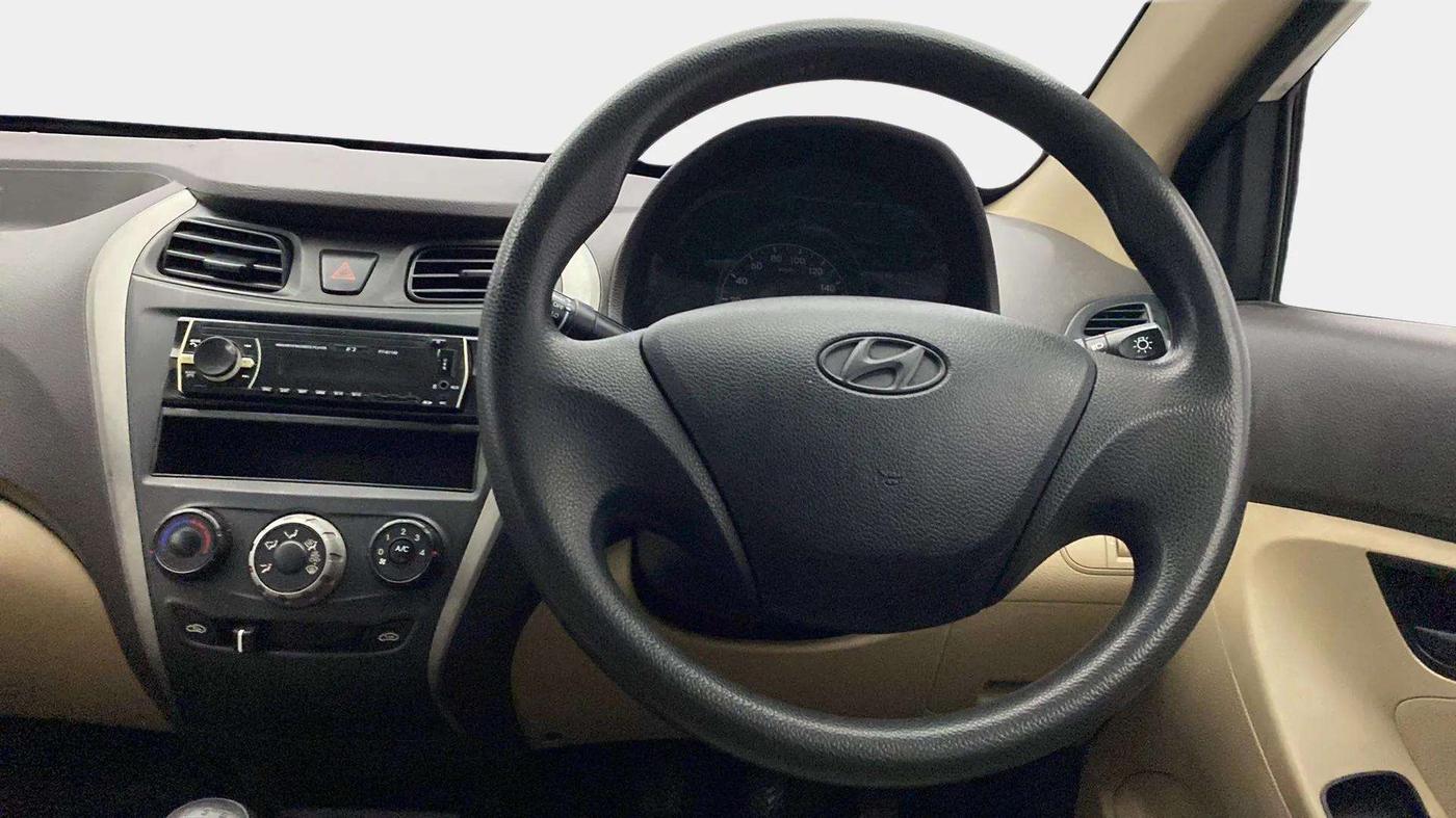 2018 Hyundai Eon ERA +, Petrol, Manual, 67,590 km, Steering Wheel Close Up