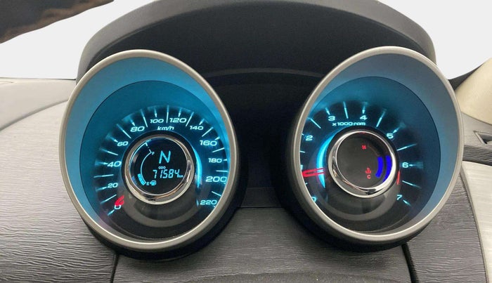 2016 Mahindra XUV500 W6, Diesel, Manual, 71,580 km, Odometer Image