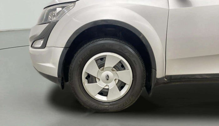 2016 Mahindra XUV500 W6, Diesel, Manual, 71,580 km, Left Front Wheel