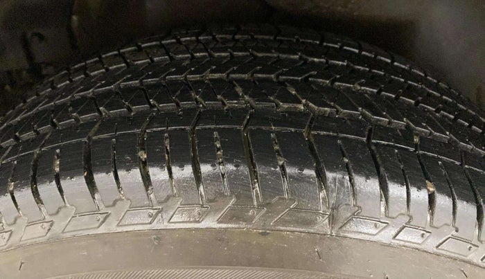 2016 Mahindra XUV500 W6, Diesel, Manual, 71,580 km, Left Rear Tyre Tread