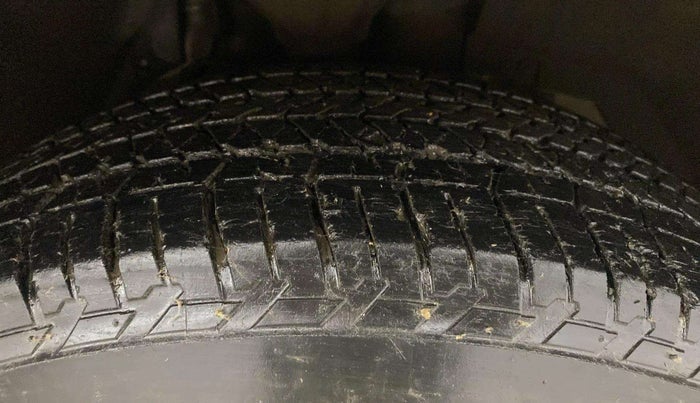 2016 Mahindra XUV500 W6, Diesel, Manual, 71,580 km, Left Front Tyre Tread