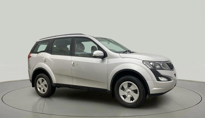 2016 Mahindra XUV500 W6, Diesel, Manual, 71,580 km, Right Front Diagonal