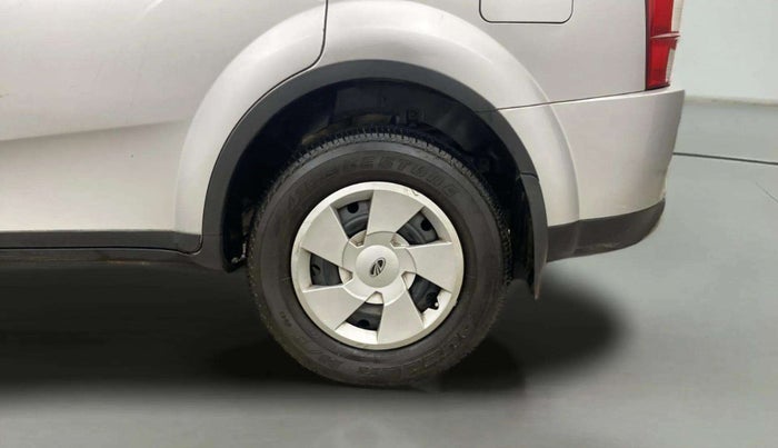 2016 Mahindra XUV500 W6, Diesel, Manual, 71,580 km, Left Rear Wheel