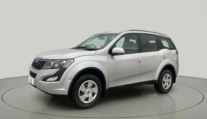 2016 Mahindra XUV500 W6, Diesel, Manual, 71,580 km, Left Front Diagonal