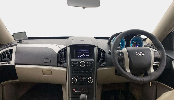 2016 Mahindra XUV500 W6, Diesel, Manual, 71,580 km, Dashboard