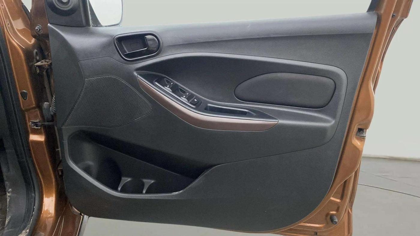 2020 Ford FREESTYLE TITANIUM PLUS 1.2 PETROL, Petrol, Manual, 40,473 km, Driver Side Door Panels Control