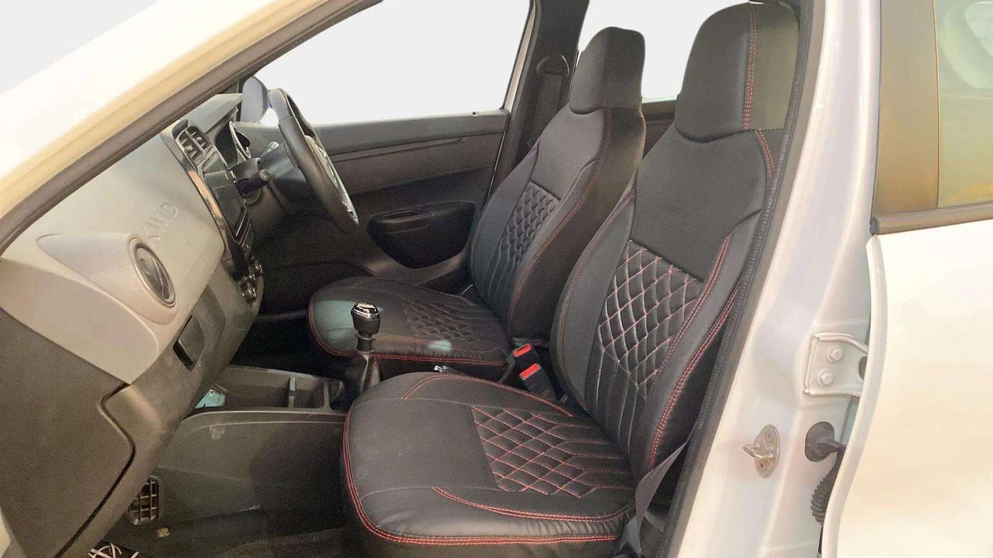 2020 Renault Kwid RXT 1.0 (O), Petrol, Manual, 76,401 km, Right Side Front Door Cabin