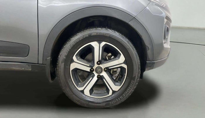 2022 Tata NEXON XZA PLUS DIESEL, Diesel, Automatic, 51,527 km, Right Front Wheel