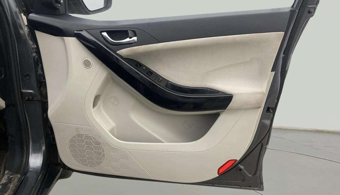 2022 Tata NEXON XZA PLUS DIESEL, Diesel, Automatic, 51,527 km, Driver Side Door Panels Control