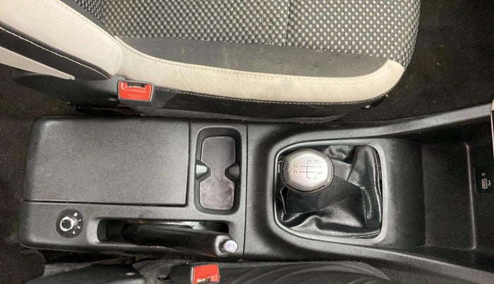 2020 Renault TRIBER RXZ, Petrol, Manual, 74,766 km, Gear Lever