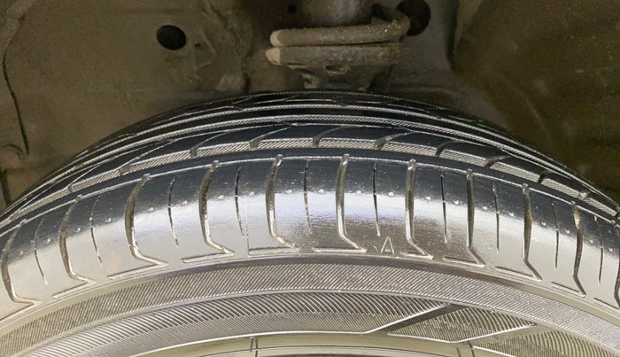 2017 Maruti Wagon R 1.0 VXI, Petrol, Manual, 23,415 km, Left Front Tyre Tread