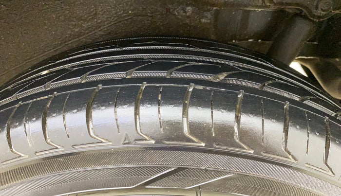 2017 Maruti Wagon R 1.0 VXI, Petrol, Manual, 23,415 km, Left Rear Tyre Tread