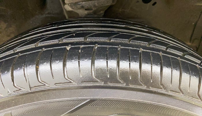 2017 Maruti Wagon R 1.0 VXI, Petrol, Manual, 23,415 km, Right Front Tyre Tread