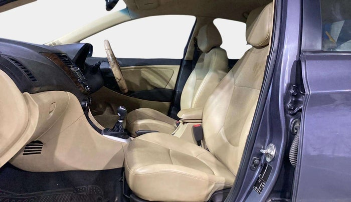 2013 Hyundai Verna FLUIDIC 1.6 VTVT SX OPT, Petrol, Manual, 66,253 km, Right Side Front Door Cabin