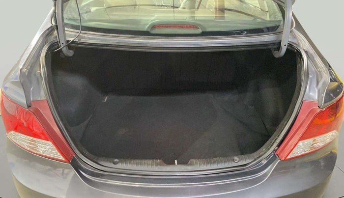 2013 Hyundai Verna FLUIDIC 1.6 VTVT SX OPT, Petrol, Manual, 66,253 km, Boot Inside