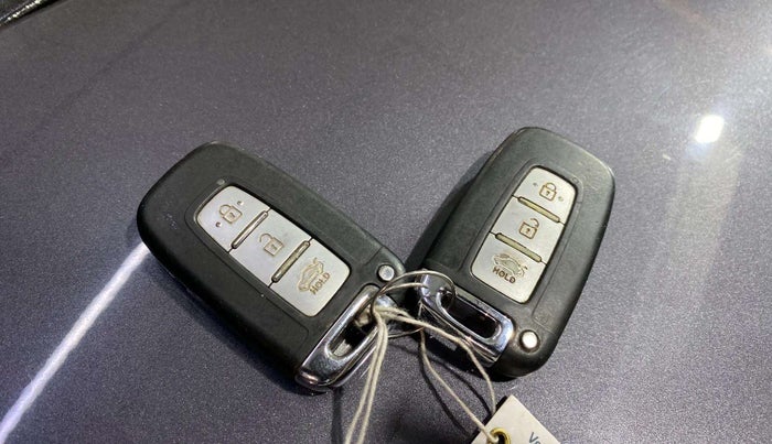 2013 Hyundai Verna FLUIDIC 1.6 VTVT SX OPT, Petrol, Manual, 66,253 km, Key Close Up