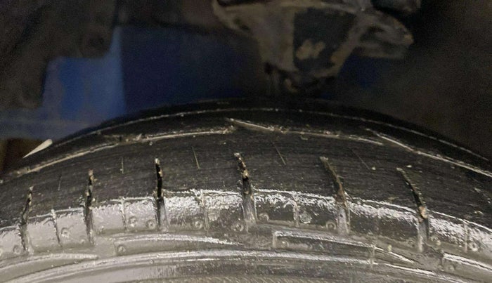 2013 Hyundai Eon ERA +, Petrol, Manual, 48,608 km, Left Rear Tyre Tread