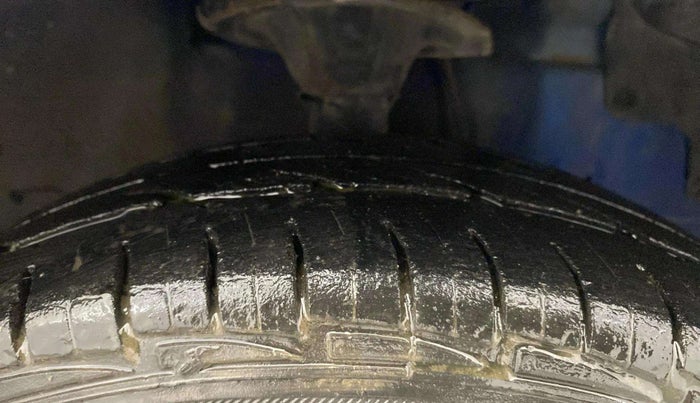2013 Hyundai Eon ERA +, Petrol, Manual, 48,608 km, Right Front Tyre Tread