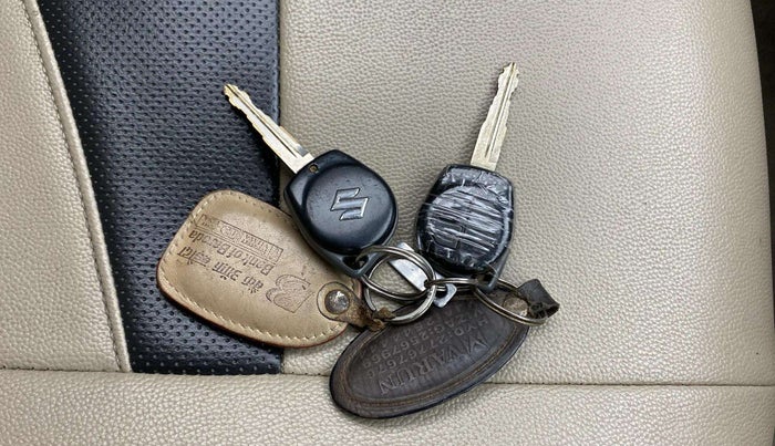 2014 Maruti Swift Dzire VXI, Petrol, Manual, 79,604 km, Key Close Up