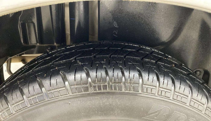 2014 Maruti Swift Dzire VXI, Petrol, Manual, 79,604 km, Right Rear Tyre Tread