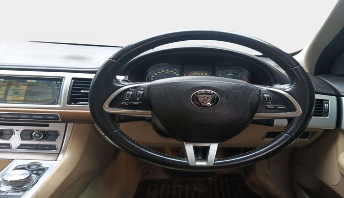 2013 Jaguar XF 2.2 DIESEL LUXURY, Diesel, Automatic, 41,863 km, Steering Wheel Close Up
