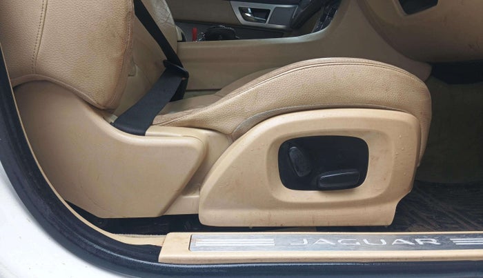 2013 Jaguar XF 2.2 DIESEL LUXURY, Diesel, Automatic, 41,863 km, Driver Side Adjustment Panel