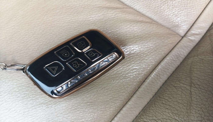 2013 Jaguar XF 2.2 DIESEL LUXURY, Diesel, Automatic, 41,863 km, Key Close Up
