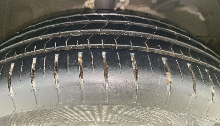 2024 Maruti Baleno SIGMA PETROL 1.2, Petrol, Manual, 2,735 km, Right Front Tyre Tread