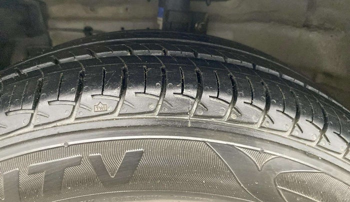 2021 Maruti Ciaz DELTA 1.5 SHVS MT PETROL, Petrol, Manual, 18,318 km, Left Front Tyre Tread