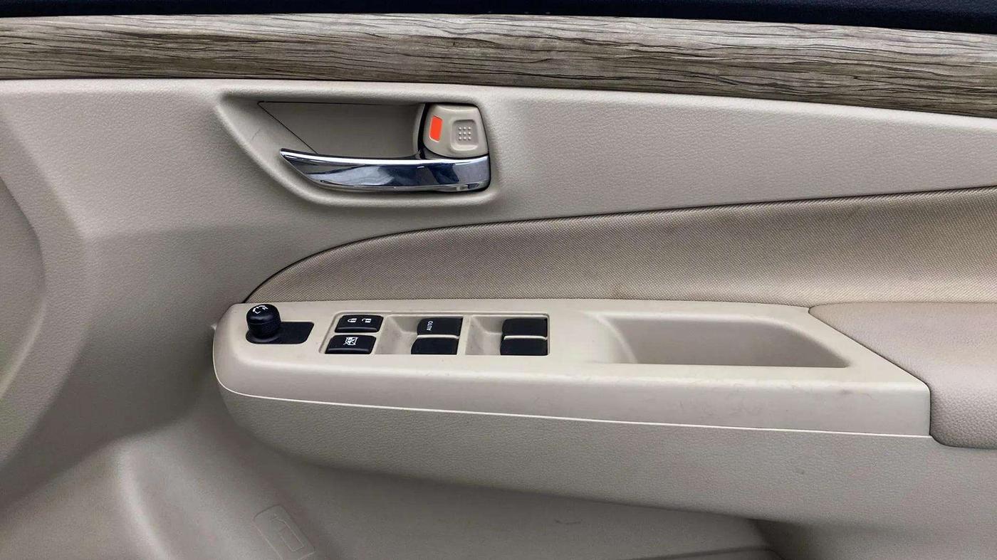 2021 Maruti Ciaz DELTA 1.5 SHVS MT PETROL, Petrol, Manual, 18,318 km, Driver Side Door Panels Control
