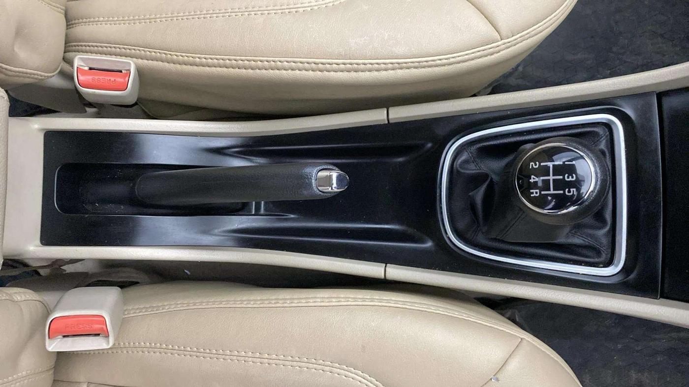 2021 Maruti Ciaz DELTA 1.5 SHVS MT PETROL, Petrol, Manual, 18,318 km, Gear Lever