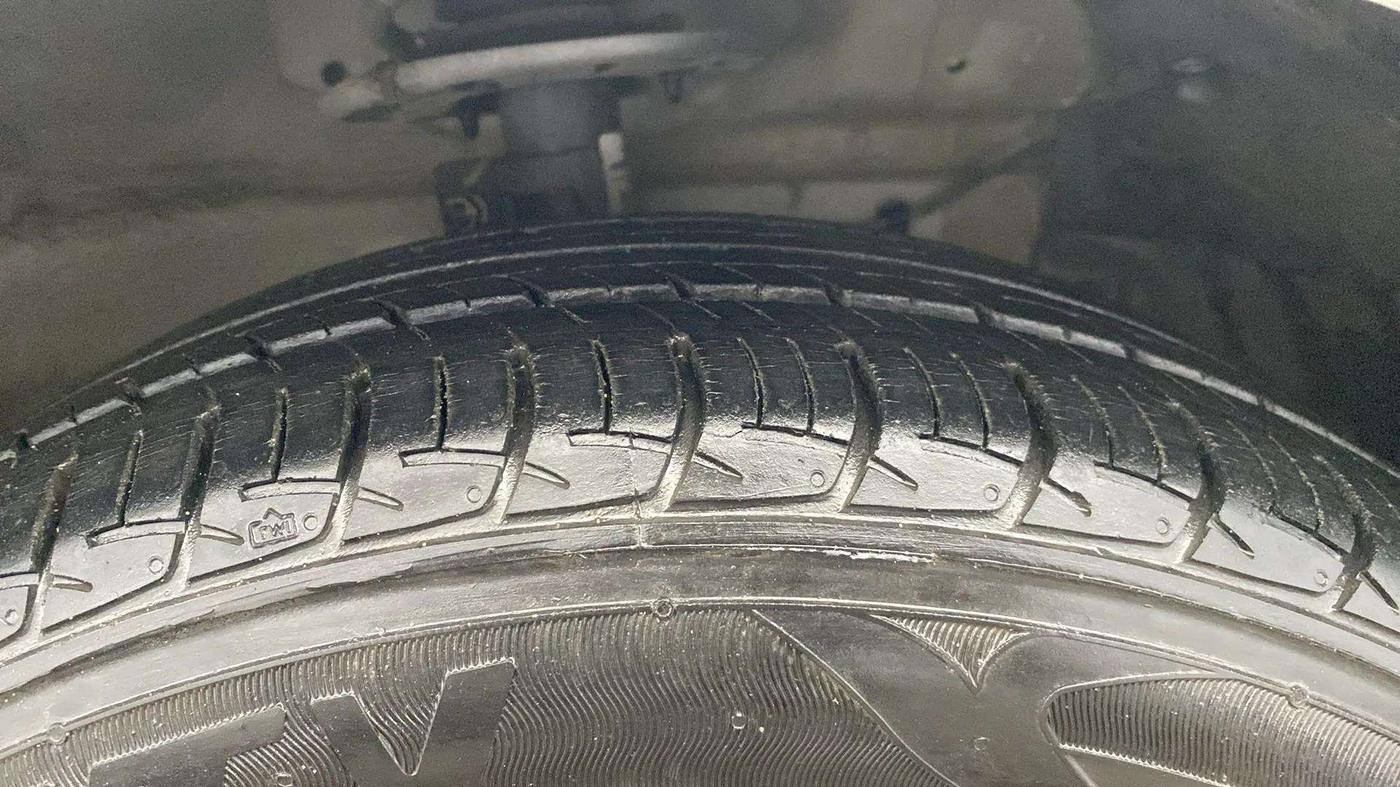 2021 Maruti Ciaz DELTA 1.5 SHVS MT PETROL, Petrol, Manual, 18,318 km, Right Front Tyre Tread