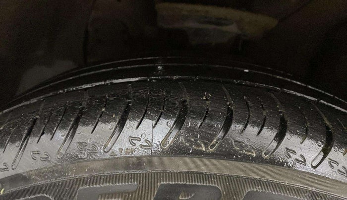 2019 Hyundai Elite i20 ASTA 1.2 (O), Petrol, Manual, 37,113 km, Left Front Tyre Tread