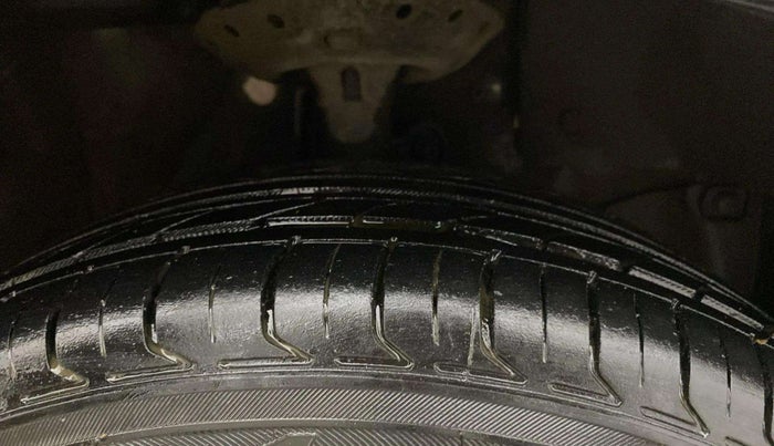 2014 Honda Amaze 1.2L I-VTEC S, Petrol, Manual, 54,341 km, Right Front Tyre Tread