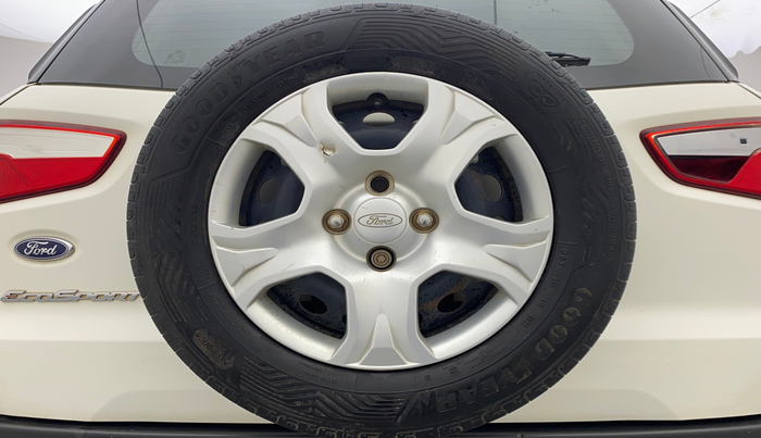 2015 Ford Ecosport TREND 1.5L PETROL, Petrol, Manual, 1,24,187 km, Spare Tyre