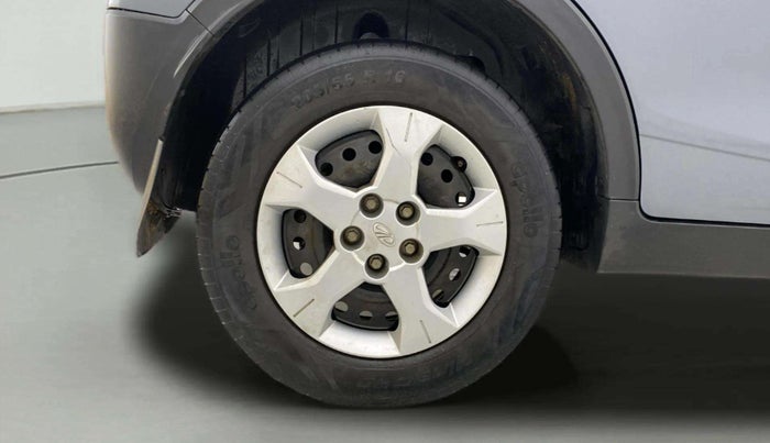 2022 Mahindra XUV300 W6 1.5 Sunroof Diesel, Diesel, Manual, 53,448 km, Right Rear Wheel